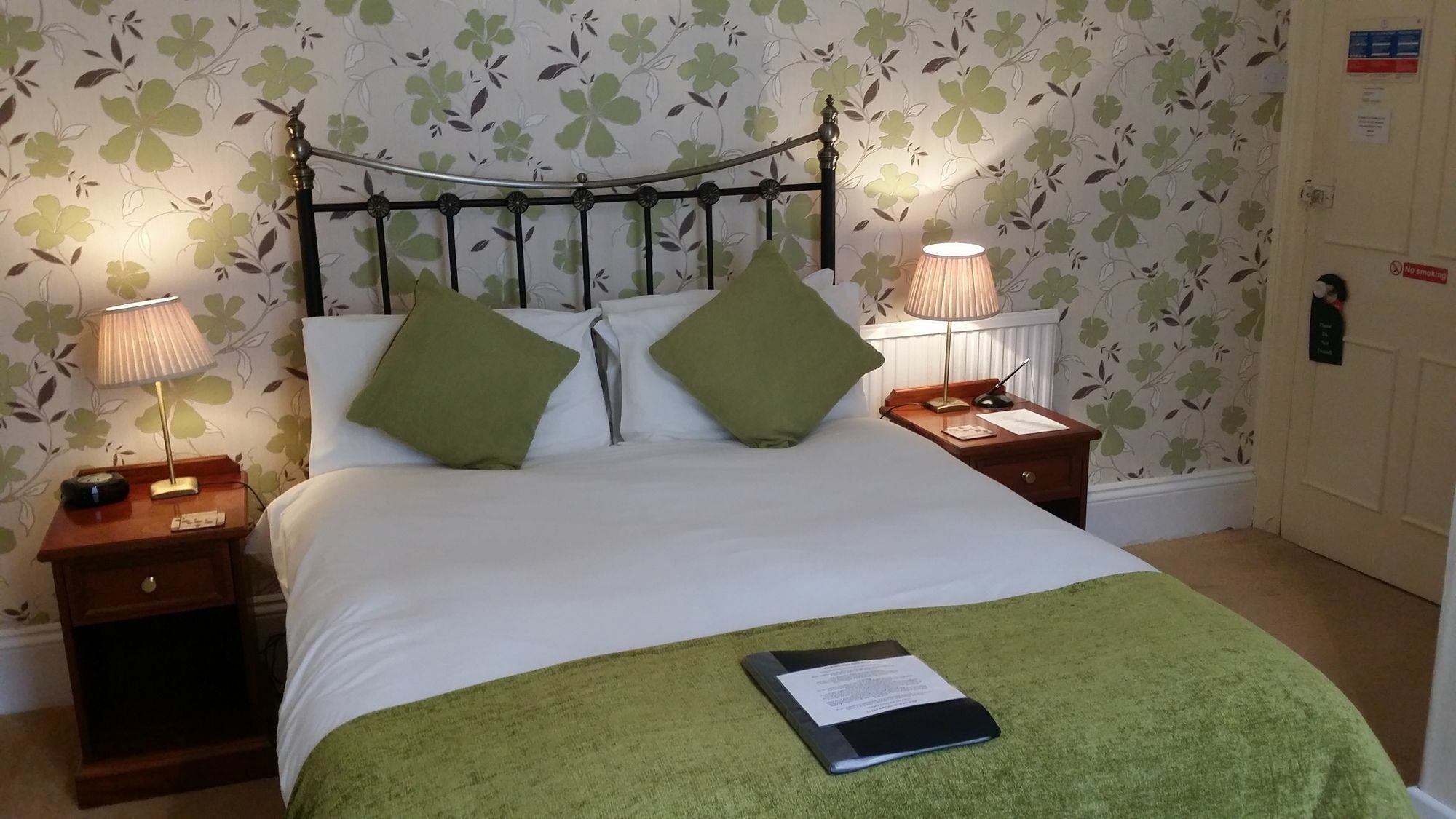 The Earlsdale Bed And Breakfast Ilfracombe Eksteriør billede