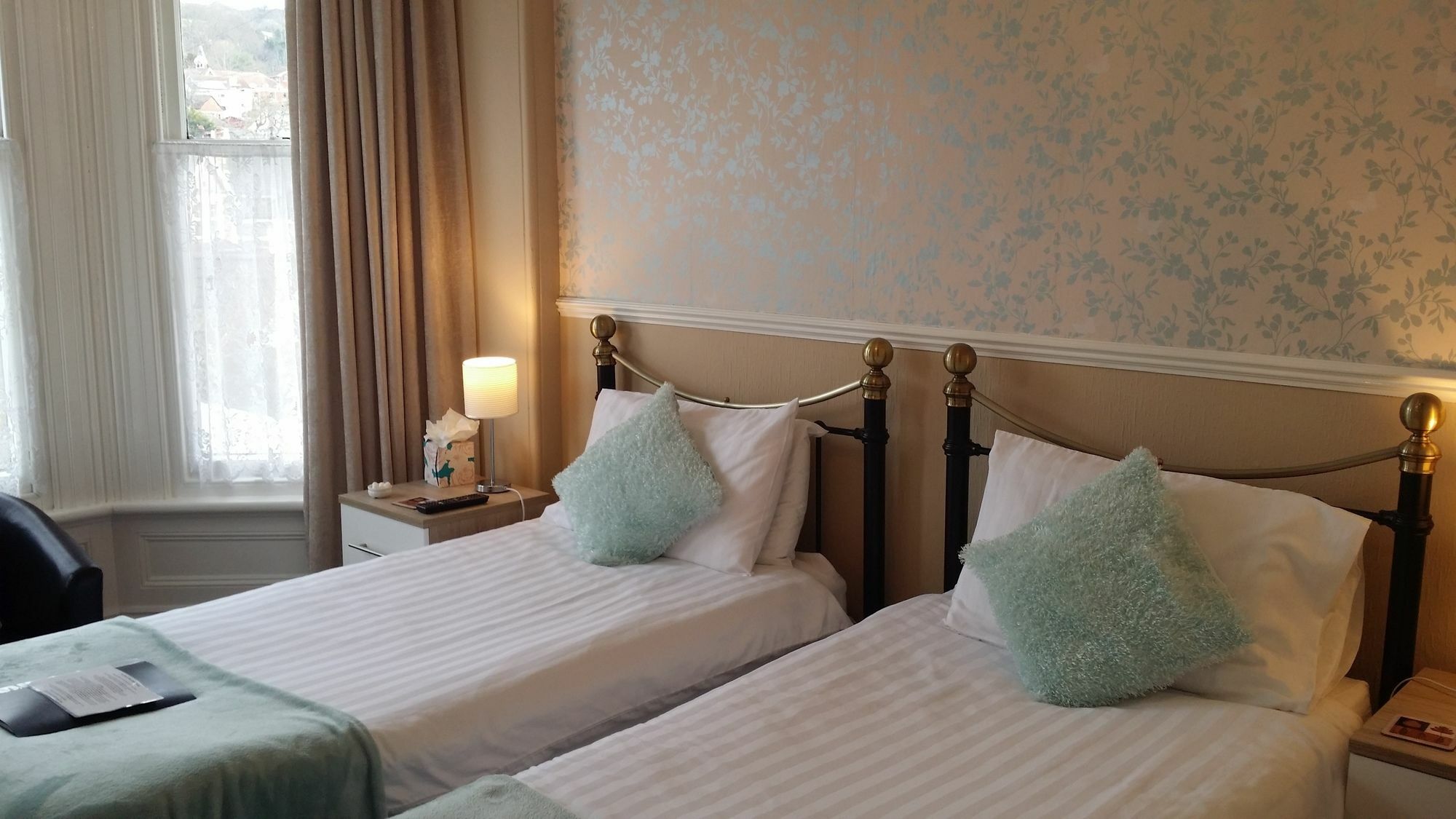 The Earlsdale Bed And Breakfast Ilfracombe Eksteriør billede